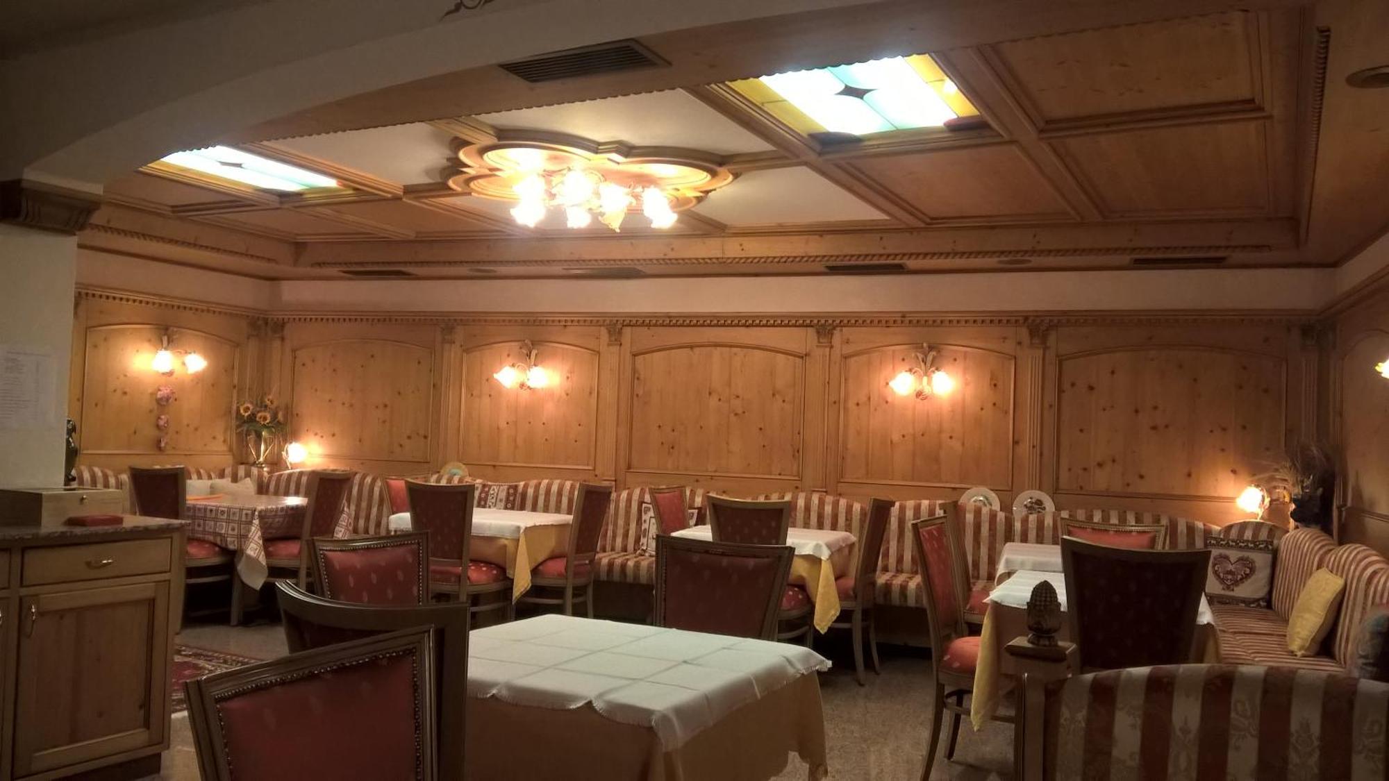 Albergo Stella Alpina 몰베노 외부 사진