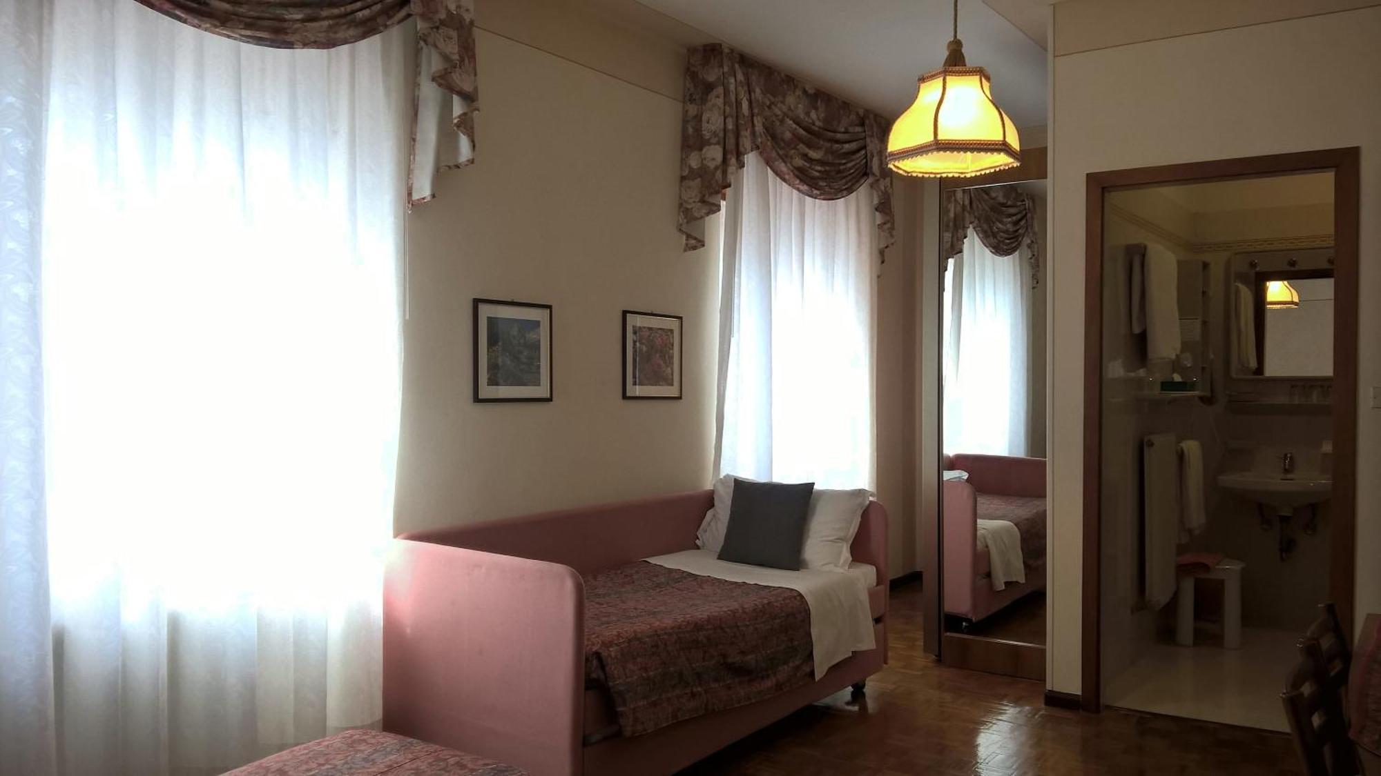 Albergo Stella Alpina 몰베노 외부 사진